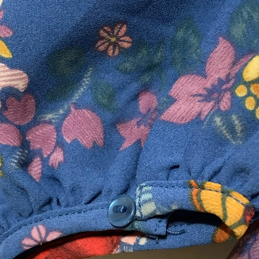 DALIA Floral Top size Medium - Picture 10 of 13